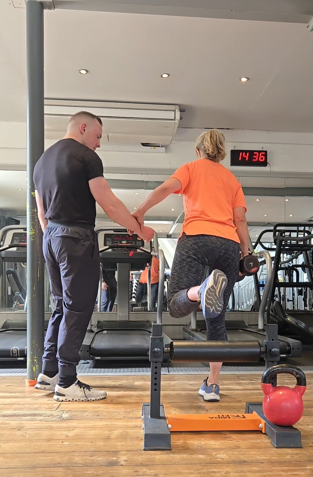 Harry Phillips coaching single-leg strength work. The missing block in most runners' training
